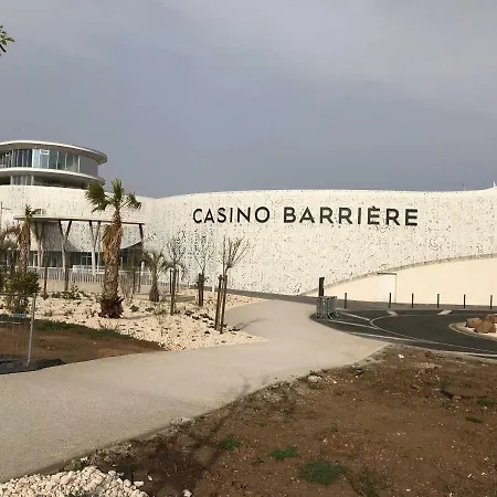 T2 Vue Port,Piscine,Tennis,Garage,Aire De Jeux, *